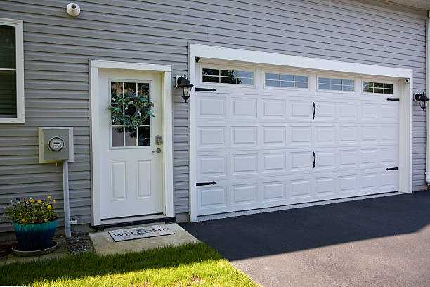 24/7 Emergency Garage Door Panel Replacement experts in Mercer County County, ND